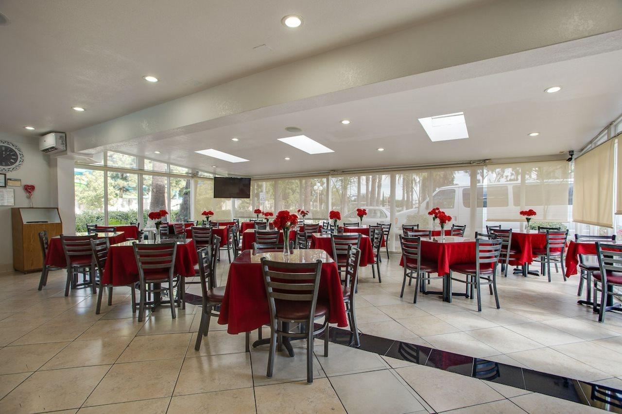 Best Inn & Suites Buena Park Bagian luar foto