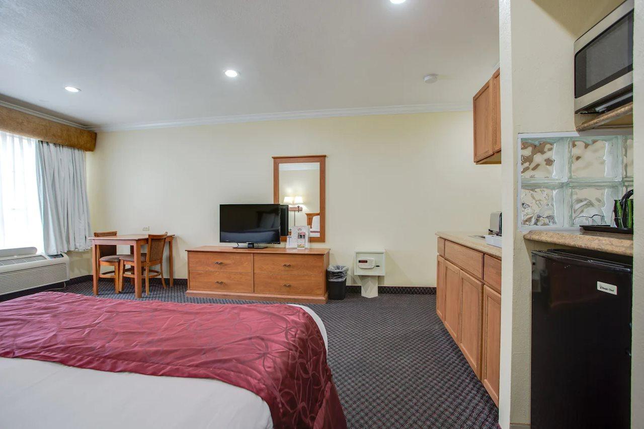 Best Inn & Suites Buena Park Bagian luar foto