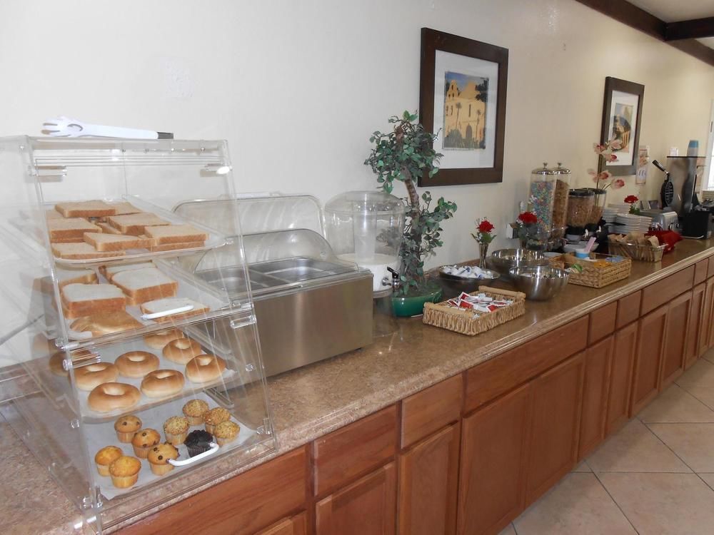 Best Inn & Suites Buena Park Bagian luar foto