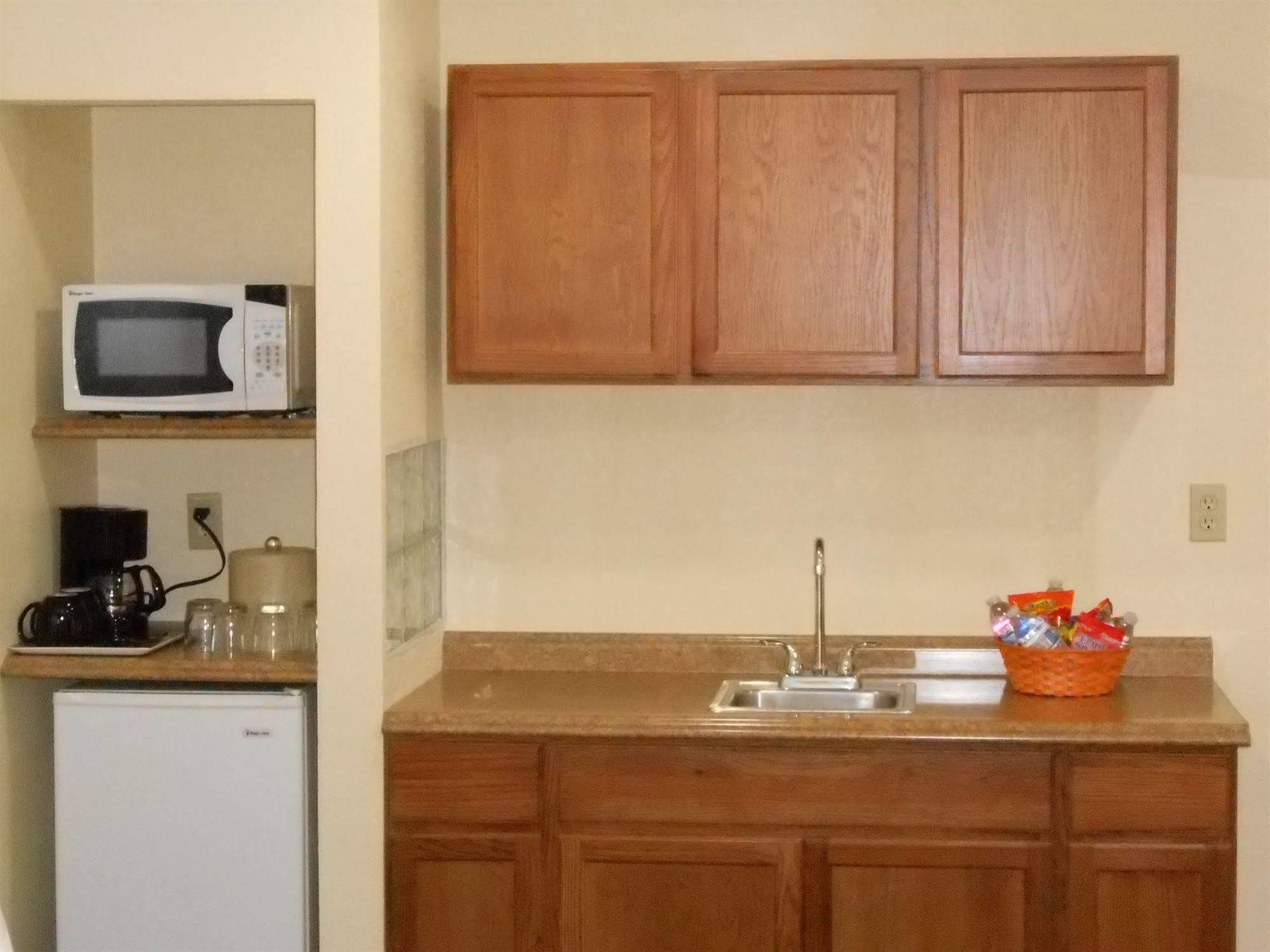 Best Inn & Suites Buena Park Bagian luar foto