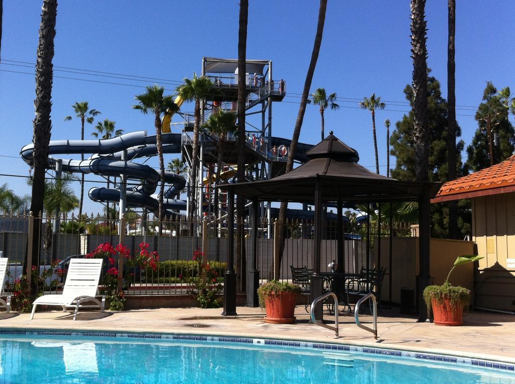 Best Inn & Suites Buena Park Bagian luar foto